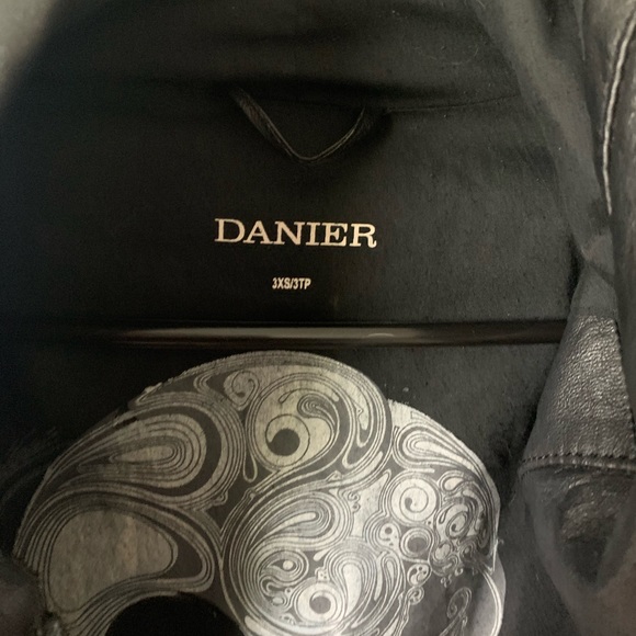 Danier leather hoodie jacket - Picture 4 of 4